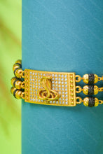 Load image into Gallery viewer, 1 Gram Gold Plated 3 Line Goga Maharaj Rudraksha & Black Bead Bracelet for Men
